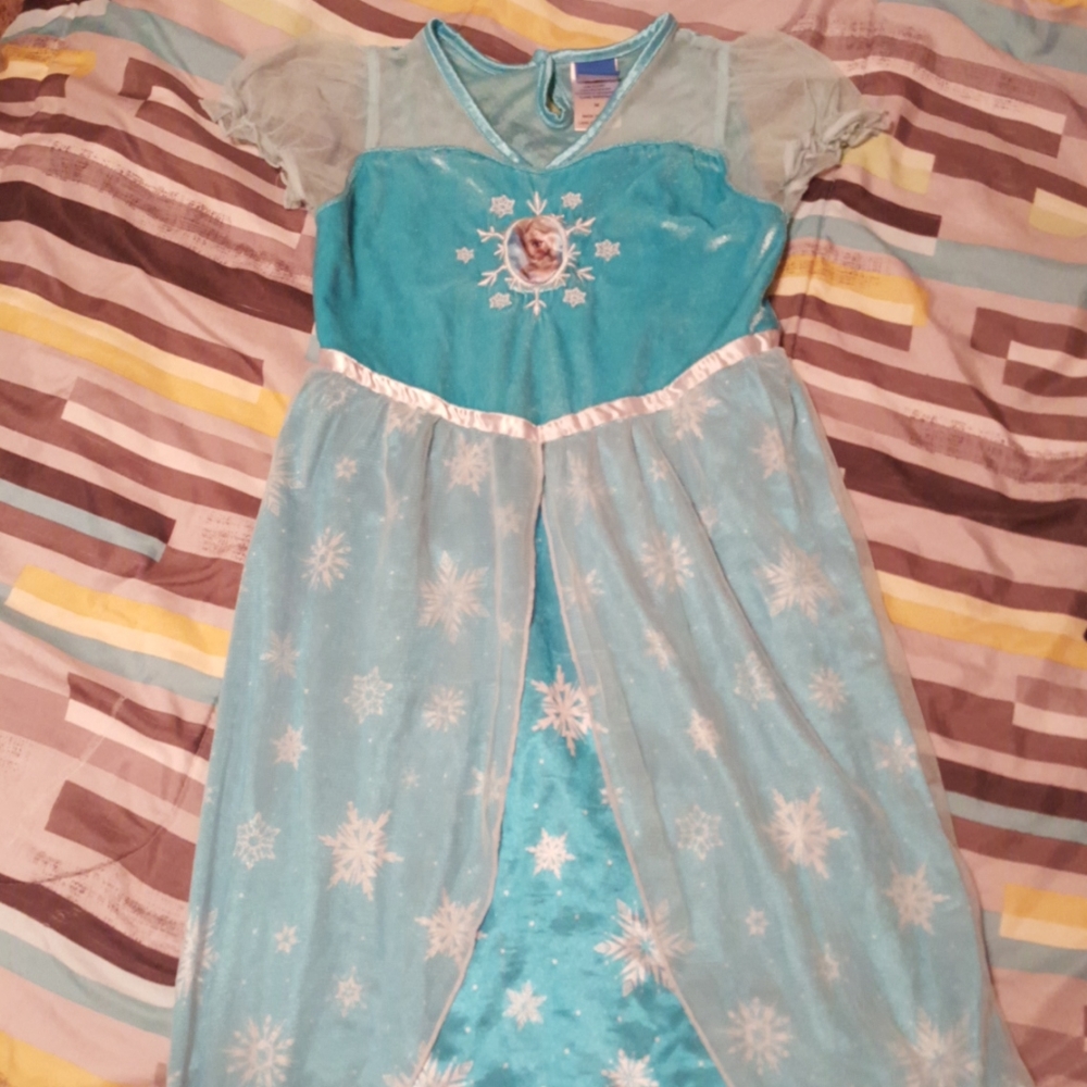 Frozen❄Gown👑